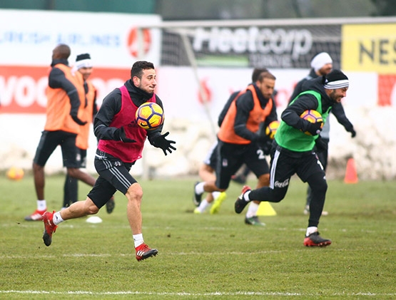 Beşiktaş'ta moraller yerinde... İşte bugünkü antrenmandan kareler - Görsel 13