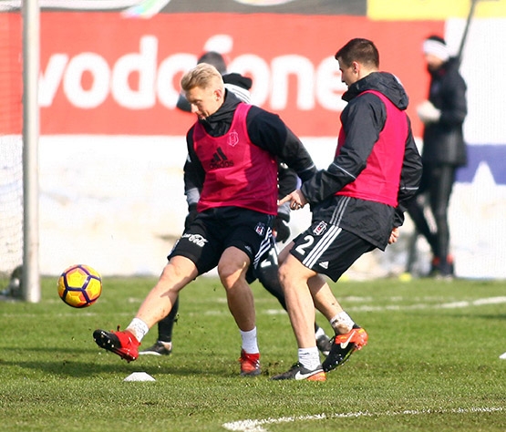 Beşiktaş'ta moraller yerinde... İşte bugünkü antrenmandan kareler - Görsel 19