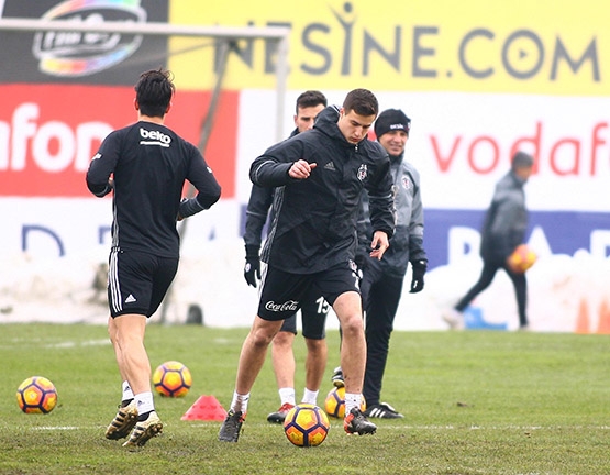 Beşiktaş'ta moraller yerinde... İşte bugünkü antrenmandan kareler - Görsel 20