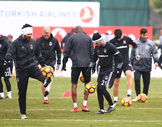 Beşiktaş'ta moraller yerinde... İşte bugünkü antrenmandan kareler - Görsel 21