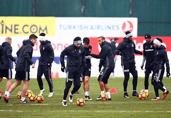 Beşiktaş'ta moraller yerinde... İşte bugünkü antrenmandan kareler - Görsel 22