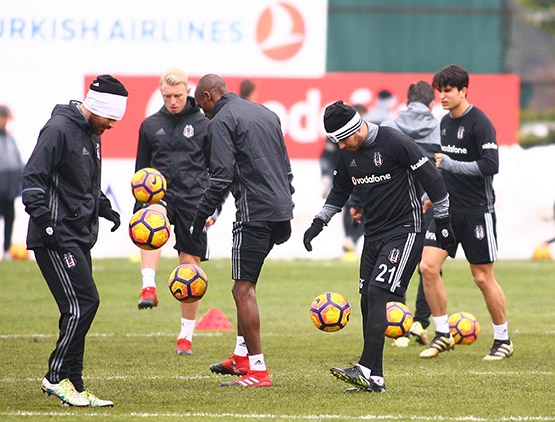 Beşiktaş'ta moraller yerinde... İşte bugünkü antrenmandan kareler - Görsel 24