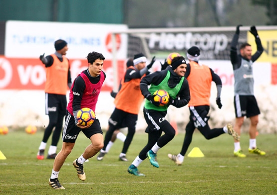 Beşiktaş'ta moraller yerinde... İşte bugünkü antrenmandan kareler - Görsel 5