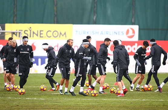 Beşiktaş'ta moraller yerinde... İşte bugünkü antrenmandan kareler - Görsel 7
