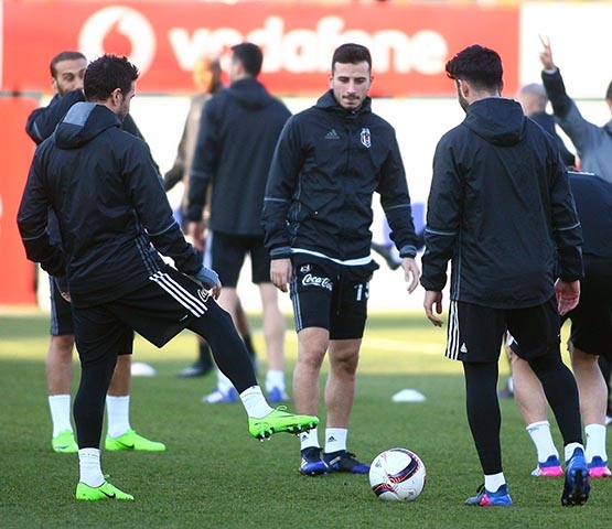 Beşiktaş'ın bugünkü antrenmanından kareler - Görsel 14