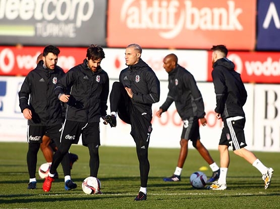 Beşiktaş'ın bugünkü antrenmanından kareler - Görsel 15