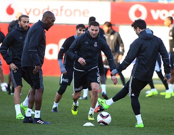 Beşiktaş'ın bugünkü antrenmanından kareler - Görsel 18