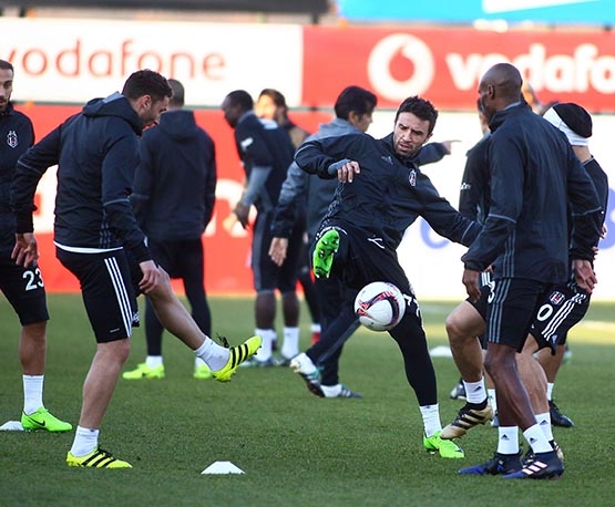 Beşiktaş'ın bugünkü antrenmanından kareler - Görsel 2