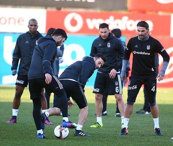 Beşiktaş'ın bugünkü antrenmanından kareler - Görsel 3