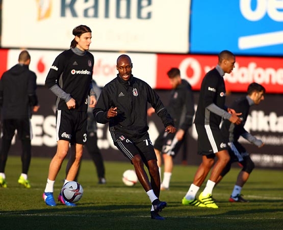 Beşiktaş'ın bugünkü antrenmanından kareler - Görsel 7