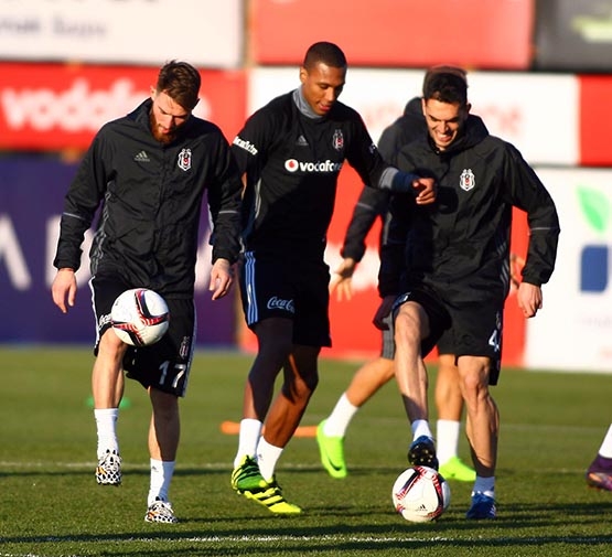 Beşiktaş'ın bugünkü antrenmanından kareler - Görsel 8