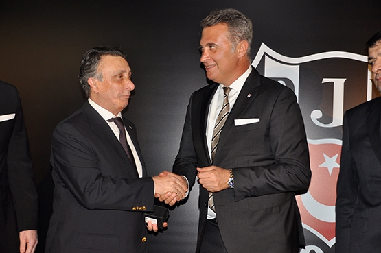 Beşiktaş'ta Divan Kurulu'nun yeni üyelerine rozetleri takıldı - Görsel 15