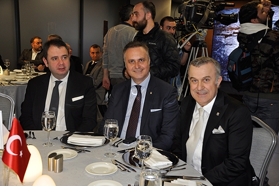 Beşiktaş'ta Divan Kurulu'nun yeni üyelerine rozetleri takıldı - Görsel 6