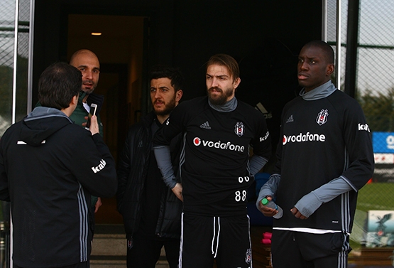 Demba Ba ayağının tozuyla Nevzat Demir'de çalışmalara başladı - Görsel 1