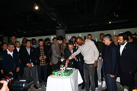 Beşiktaşlı futbolcular Beşiktaş JK Müzesi’ni ziyaret etti - Görsel 14