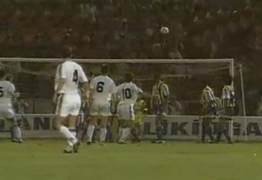 DERBİYE DOĞRU | İşte fotoğraflarıyla unutulmaz Beşiktaş Fenerbahçe derbileri - Görsel 14