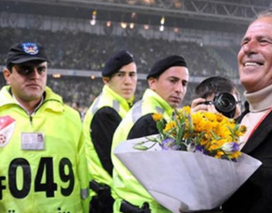 DERBİYE DOĞRU | İşte fotoğraflarıyla unutulmaz Beşiktaş Fenerbahçe derbileri - Görsel 19