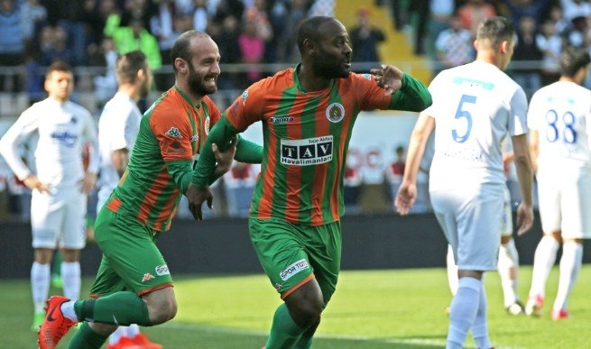 Emre Belözoğlu yılın 11'ini belirledi! - Görsel 11