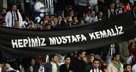 Beşiktaş tribünlerinin futbol dışı pankartları 1 - Görsel 14