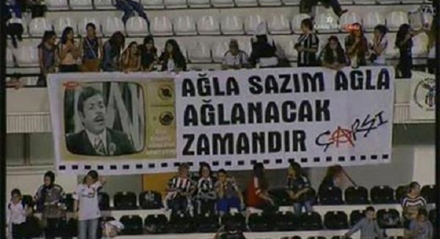 Beşiktaş tribünlerinin futbol dışı pankartları 2 - Görsel 3